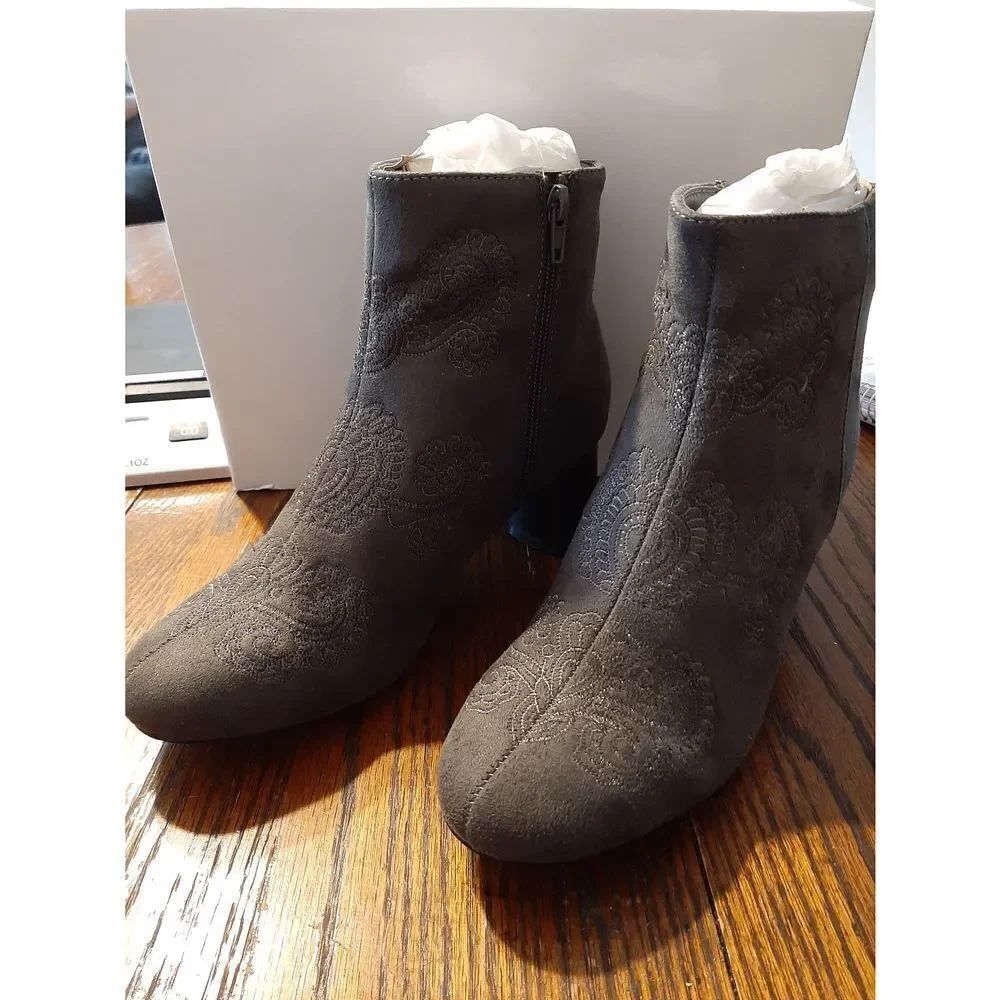 New Size 7 Aomo Love Grey Embroidered Grey Ankle Boots Rounded Heel